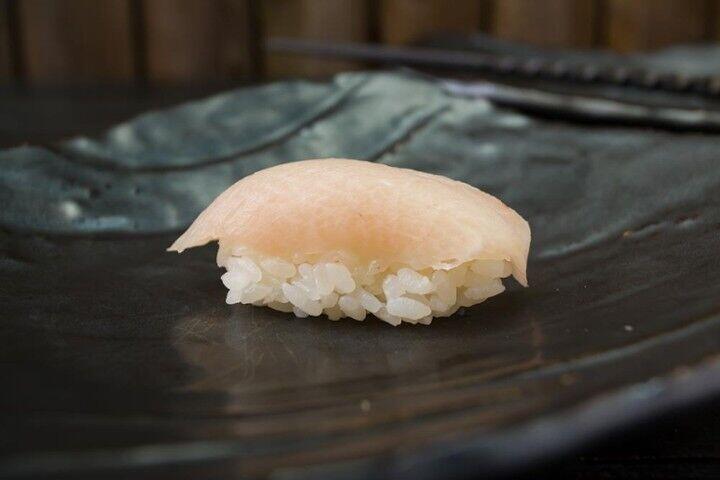 Hamachi toro